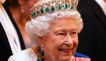 Elisabetta II d’Inghilterra: “In pensione a breve, ma il figlio Carlo non diventerà mai un re”