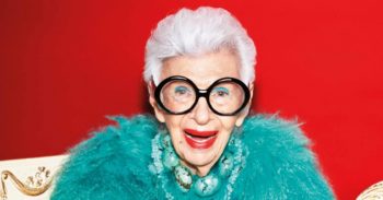 Buon Compleanno Iris Apfel: la splendida grey models compie 99 anni