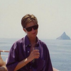 Lady Diana, la foto inedita. Cool sullo yacht di Valentino: era il 1990