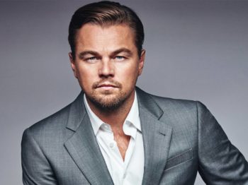 Leonardo DiCaprio festeggia il suo 46esimo compleanno in spiaggia tra elezioni e la magica Malibù