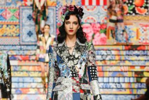 La Primavera/Estate 2021 di Dolce&Gabbana è un trionfo di mosaici e rappezzature