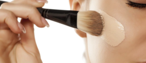 Make-up: cos’è ed a cosa serve il fondotinta