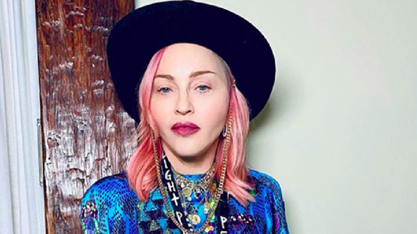 Madonna e l'outfit da lockdown: imbronciata ma sempre cool