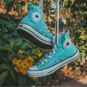Le iconiche scarpe da ginnastica Converse: calzature intramontabili per tutti