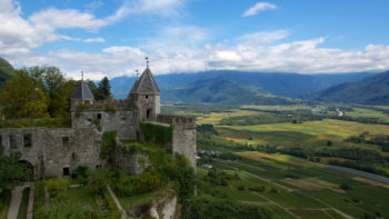 Casa da sogno in Francia: da fortezza del IX secolo a castello privato extra-lusso