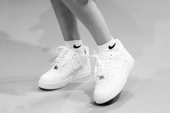 Passione sneakers total white: quali sono i modelli imperdibili in vista di questa primavera 2021?