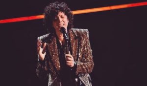 Ermal Meta troneggia la classifica di Sanremo 2021. Il suo look parla chiaro: il golden boy è lui