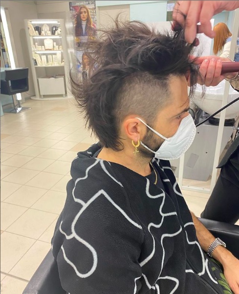 Marco Bocci stravolge il suo look: con la cresta punk a 42 anni si vola 