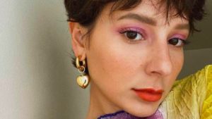 Beauty trend Primavera 2021: trucco, capelli e unghie. Via dall’oscurità, arriva un caleidoscopio di colori