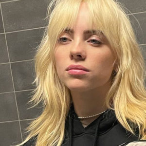 Billie Eilish ha cambiato look: il nuovo hair-styling total blondie fa impazzire i fan!