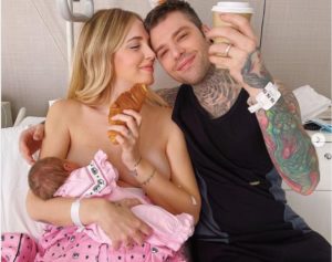 Chiara Ferragni su Instagram abbatte i tabù sull’allattamento