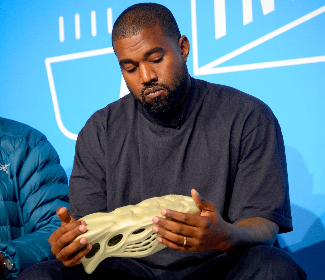 Kanye West sneakers: le scarpe da ginnastica più costose al mondo ماطور هواء سفاري
