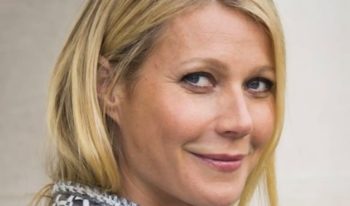 Gwyneth Paltrow in topless per promuovere la nuova linea di gioielli G Label