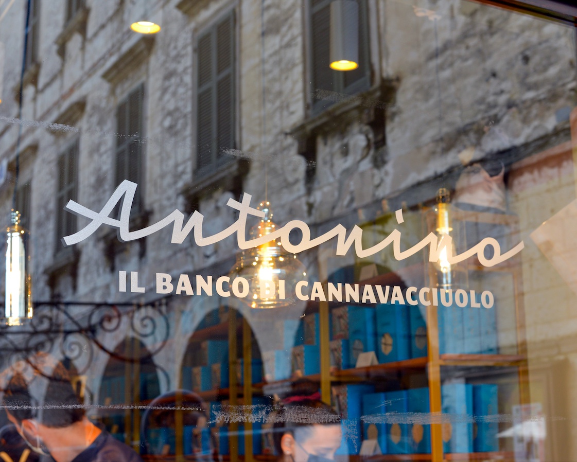 Antonino, il banco di Cannavacciuolo: dove sorge la nuova pasticceria dello chef