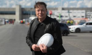 Elon Musk vive in un monolocale di 37 mq. Il prezzo?! Non è quello che pensate