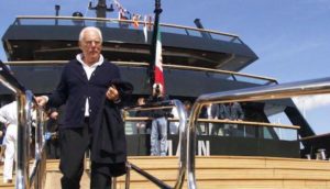 Giorgio Armani, col suo mega yacht di lusso in acque italiane: location pazzesca