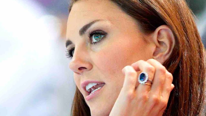 Kate Middleton, ora l'anello ereditato da Lady D non è più un problema: "Incubo scongiurato"