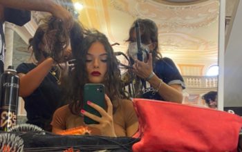 Deva Cassel a Venezia per Dolce&Gabbana: cresciuta e uguale a mamma Monica Bellucci