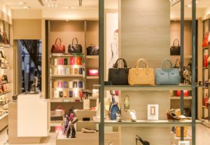 L’e-commerce vola: lusso e alta moda tra i settori più in crescita