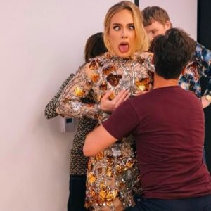 Adele in Oscar de la Renta: mini abito per maxi festeggiamento
