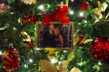 Natale a casa (Bianca) Biden: tutte le decorazioni del presidente USA Joe e dalla first lady Jill