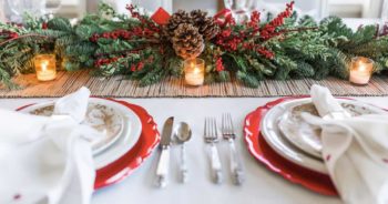 Come allestire al meglio la tavola per un Natale in casa e coccolare i vostri ospiti