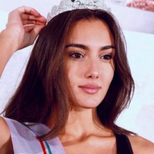 Miss Italia 2022 ha 19 anni ed è di Scampia: bellissima, Zeudi Di Palma