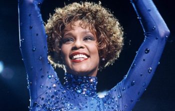 Whitney Houston moriva dici anni fa: la ricostruzione delle ultime ore di vita