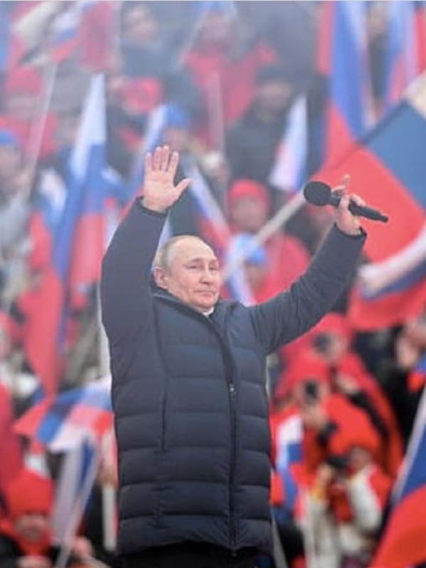 Putin giacca Loro Piano stadio di Mosca