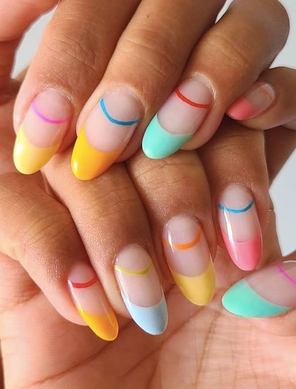 French manicure colorata idee