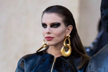 Trend Alert 2022: l’eye-liner nero marcato torna di moda