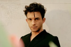 Jonathan Bailey è l’affascinante Lord Antony Bridgerton: vita, carriera e relazione