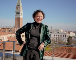 Biennale Venezia 2022 la prima edizione a cura di una donna italiana: Cecilia Alemani