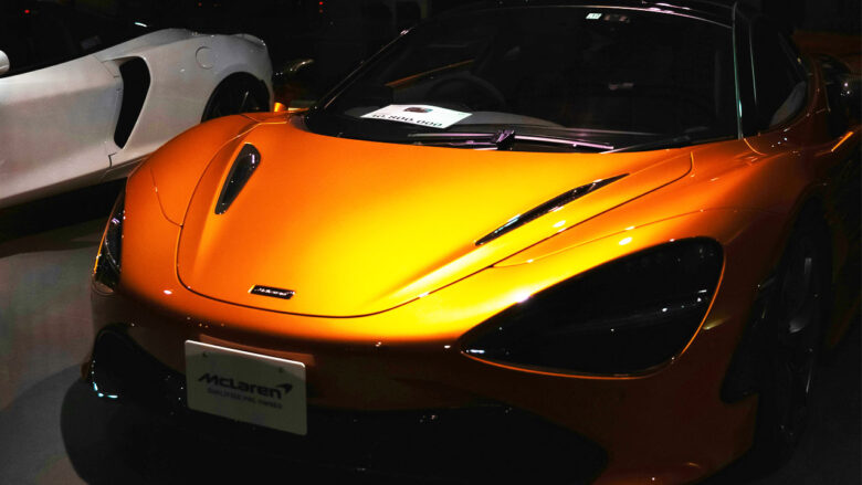 Nuova McLaren W1: prestazioni, design e tecnologia all’avanguardia