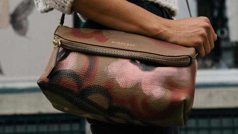 Come riconoscere una borsa burberry originale