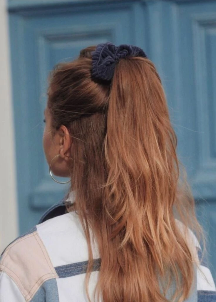 mezza coda scrunchie
