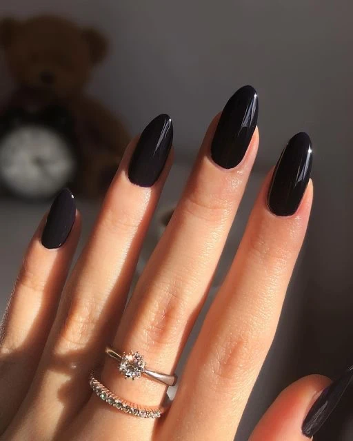 smalto nero lucido