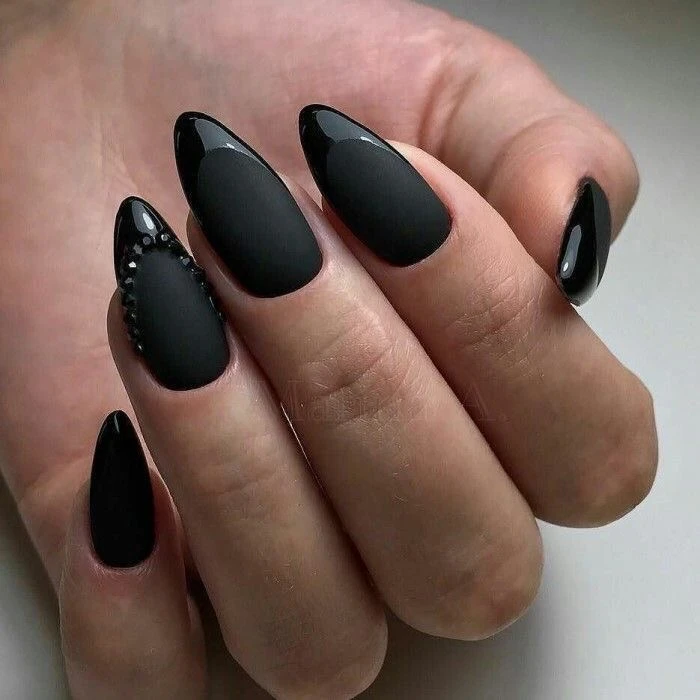 smalto nero lucido