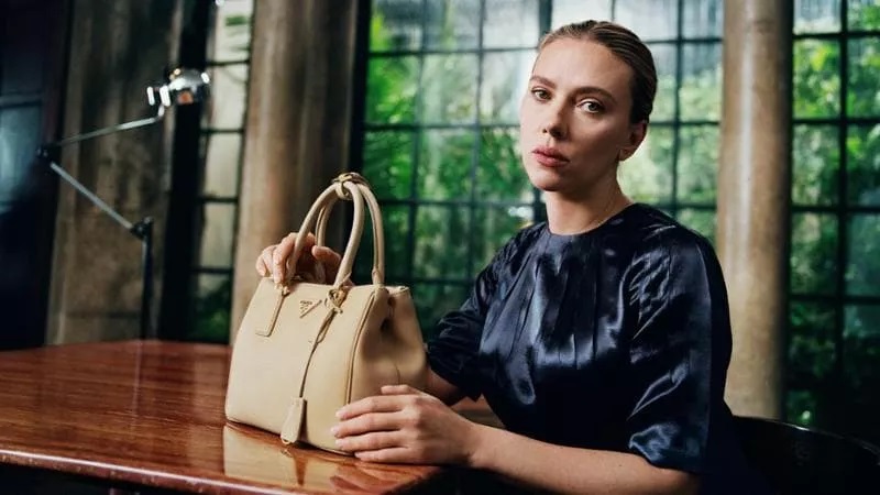 Scarlett Johansson Prada
