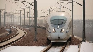 Il treno ad alta velocità che percorre la tratta Pechino-Canton